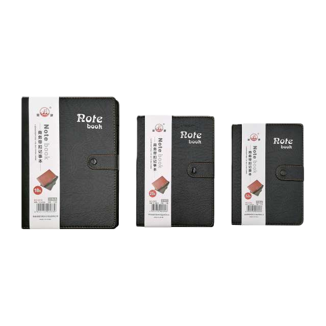 Cuaderno de cuero negro tres tamaños diferentes dispuestos para mostrar Item Picture