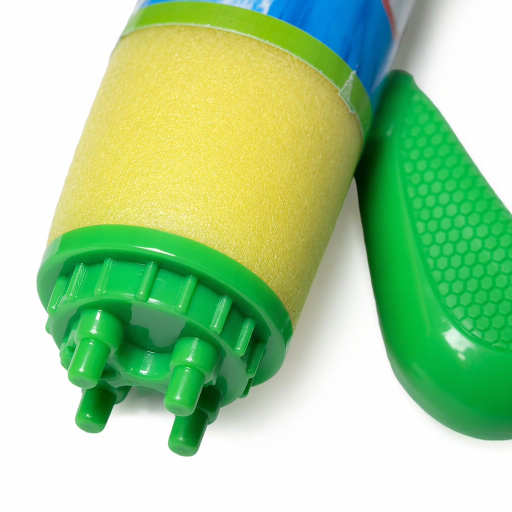 Green foam water gun, children's toy, outdoor water play spray gun Application Scenario