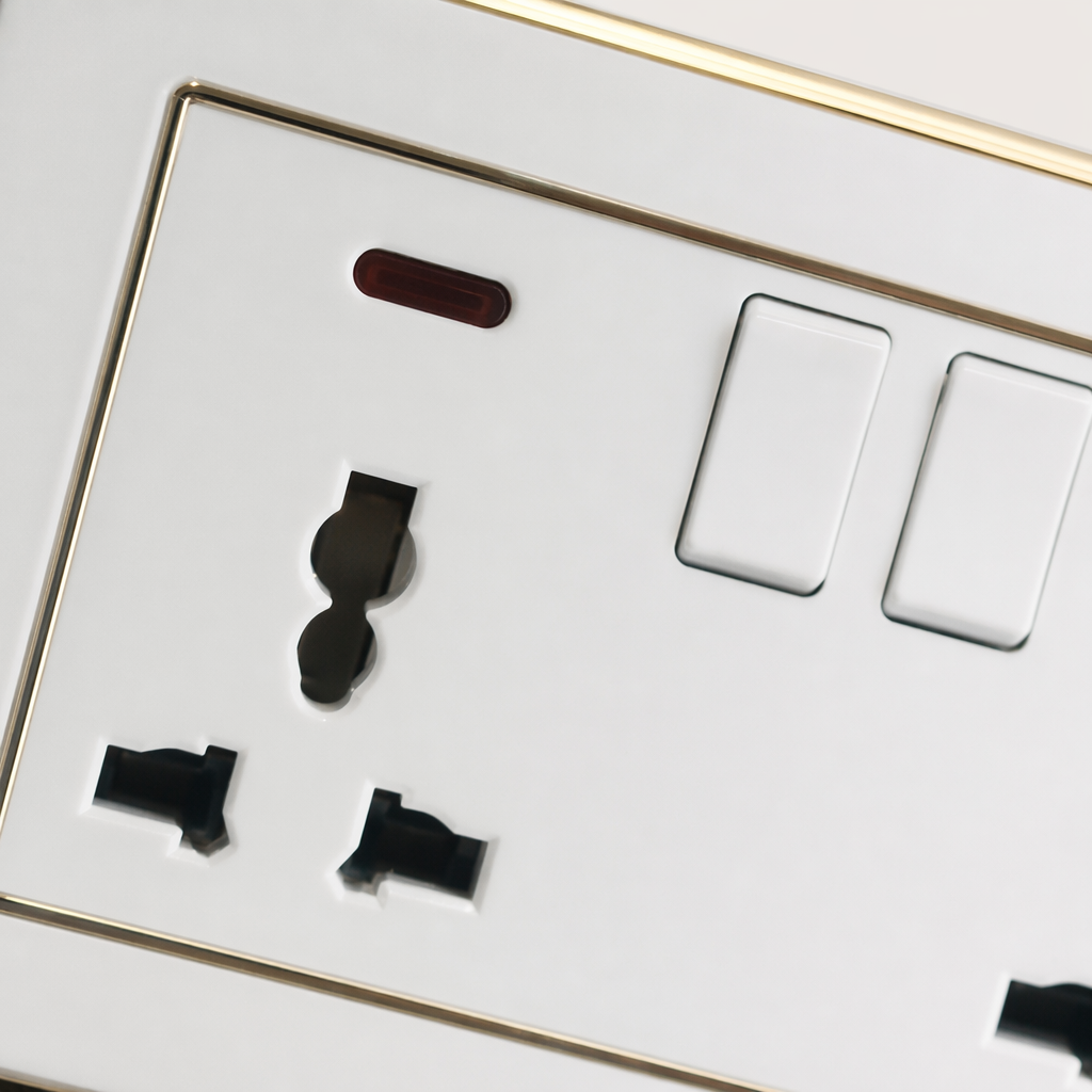 L50 blanco con bisel de oro díptico 13A multifuncional pared zócalo interruptor panel para el hogar oficina general comercio exterior especial Specification image