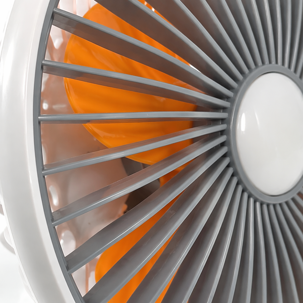 Ventilador de piso naranja para el hogar silencioso ahorro de energía tres velocidades Application Scenario