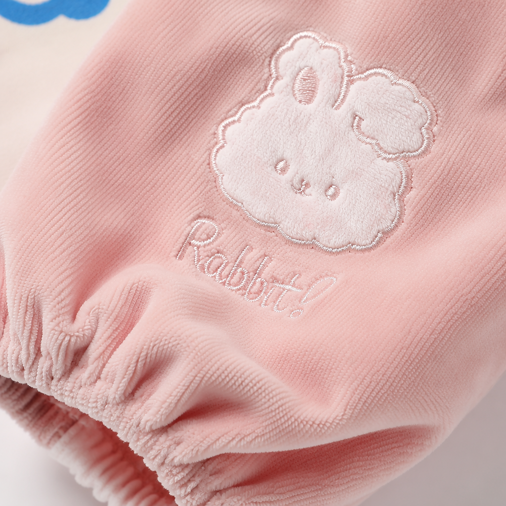 Cartoon rabbit sleeves, short girls' autumn and winter sleeves, primary school students' sleeves, down jacket, white cuffs Application Scenario