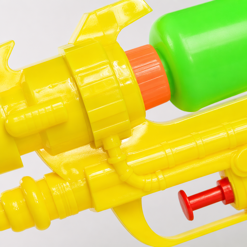 Yellow water gun with green water storage bottle, children's toy in transparent plastic packaging Application Scenario