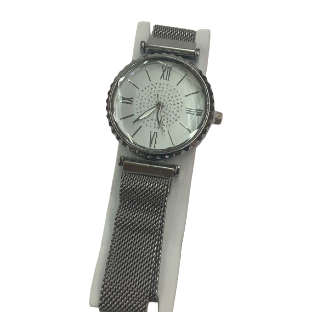 Electronic watches, clothing accessories, fashionable and simple. Electronic wristwatches with precise quartz movements details Picture