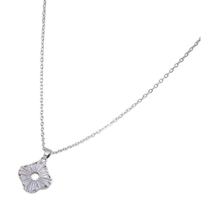 The silver chain necklace with a flower-shaped pendant is a simple, fashionable and versatile ladies' accessory Item Picture