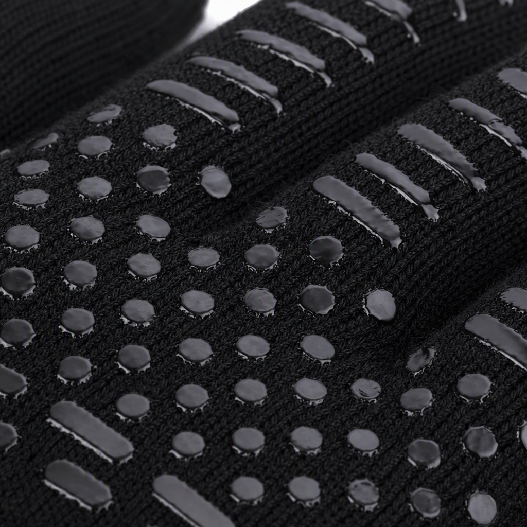 Black heat-resistant gloves, heat-resistant and scald resistant, thickened cotton for kitchen and baking household use Application Scenario