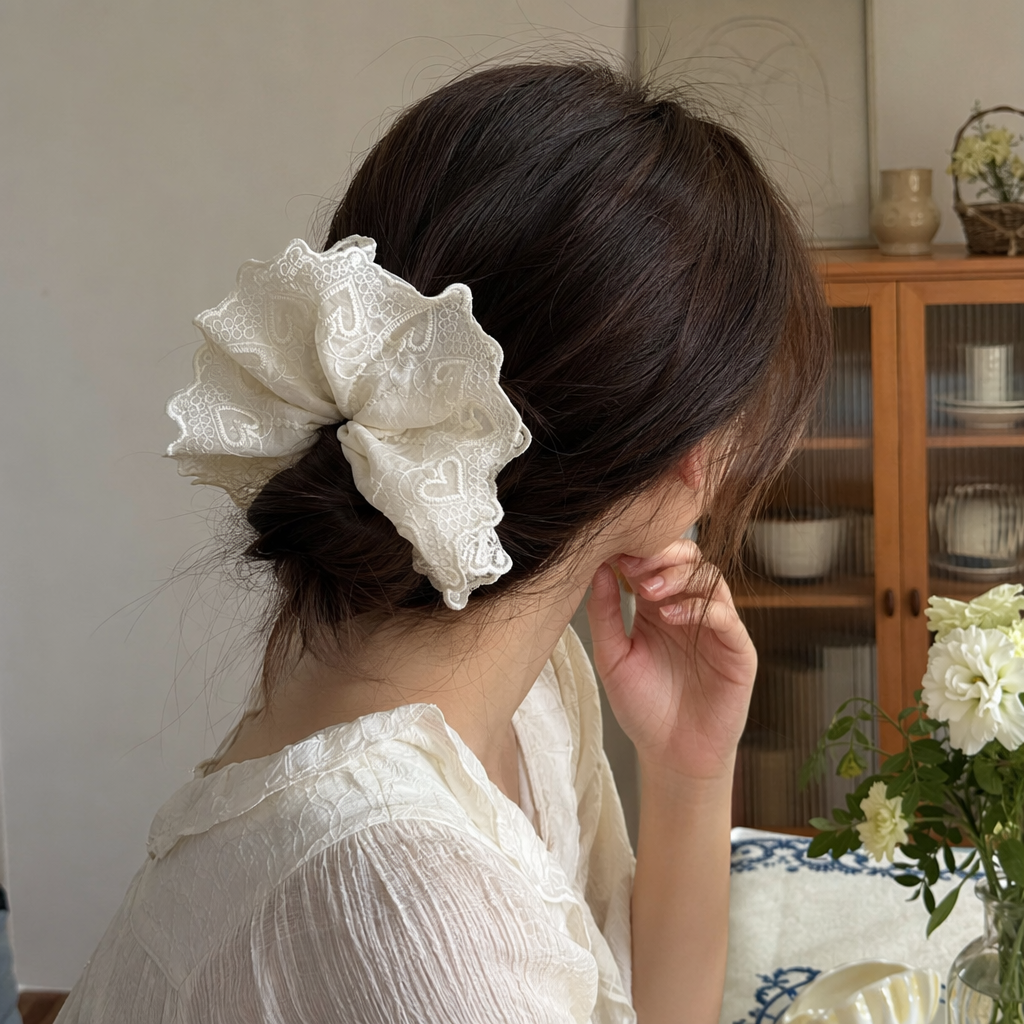 Soft and elastic beige lace heart-shaped pattern hair tie for ladies details Picture