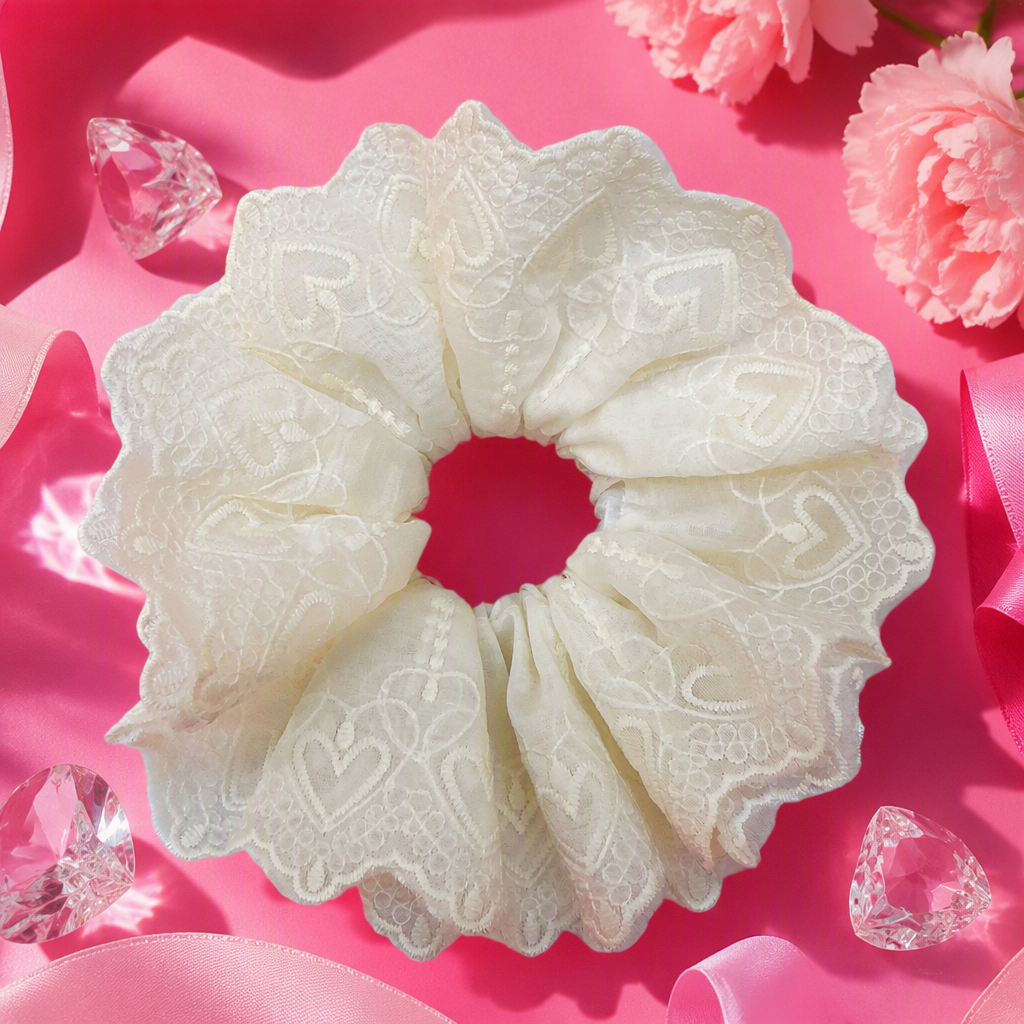 Soft and elastic beige lace heart-shaped pattern hair tie for ladies Specification image