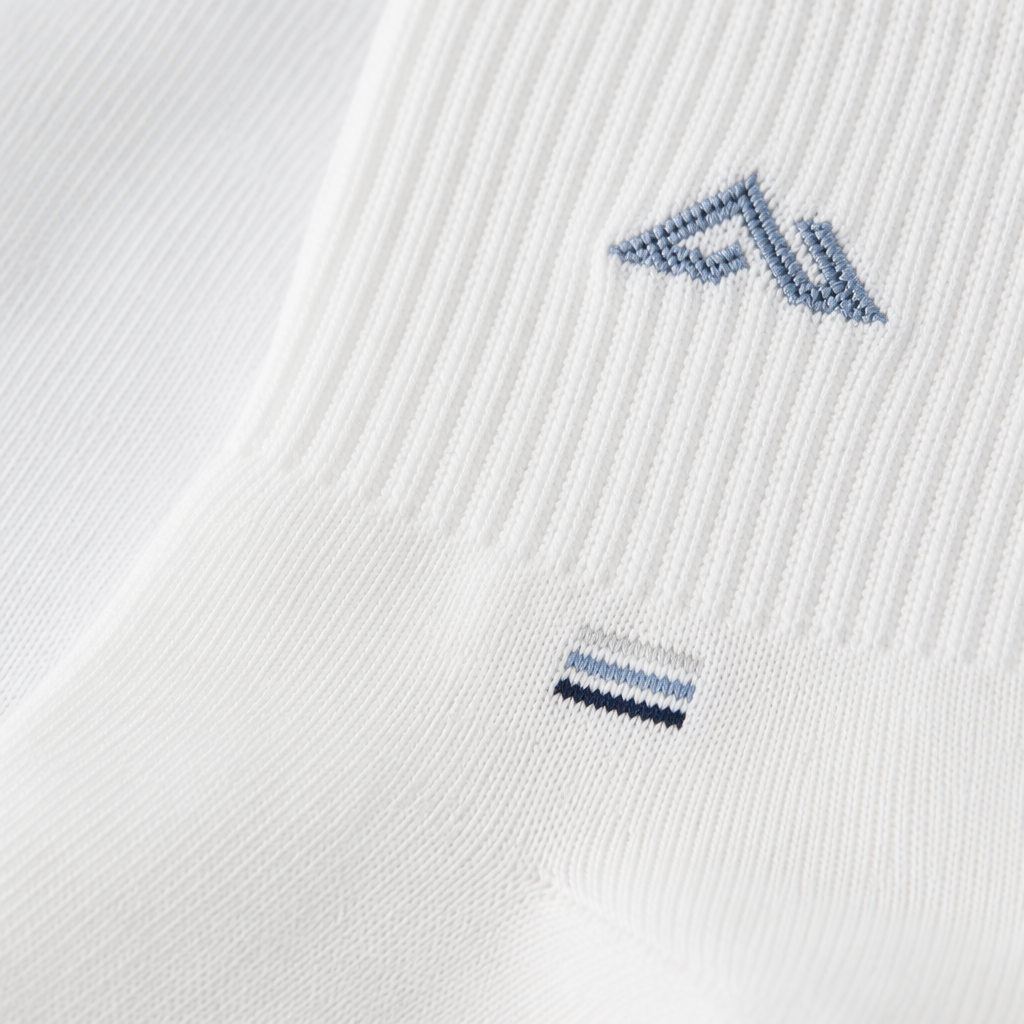 Pure cotton white mid-calf socks for both men and women, sweat-absorbing and breathable basic style Application Scenario