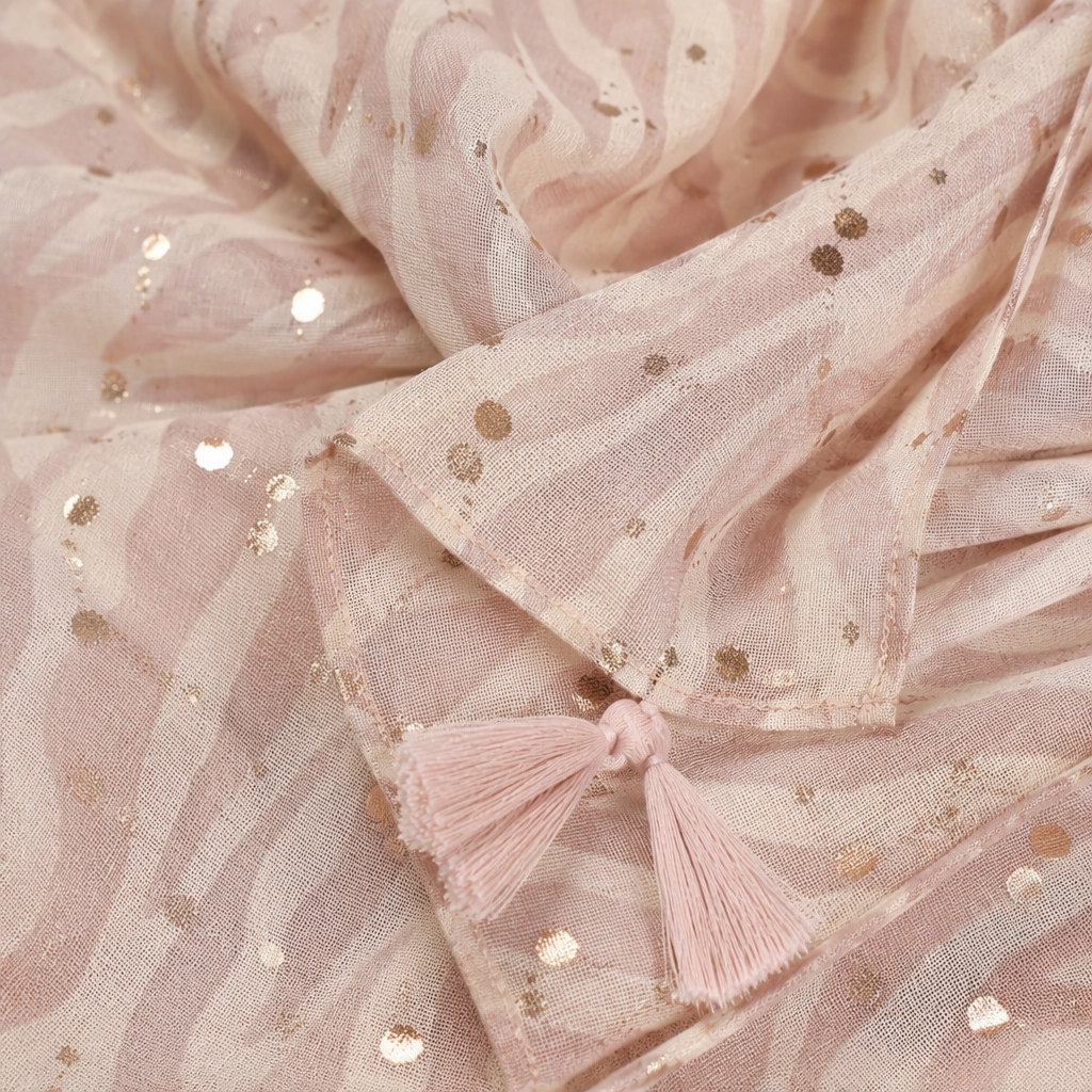 Pink zebra-patterned sequined scarf, a warm, fashionable and versatile lady's shawl for autumn and winter Application Scenario
