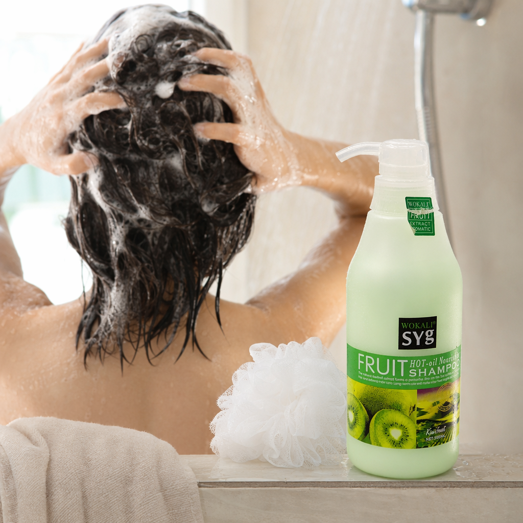 Un shampoo de cuidado casero para el cabello claro