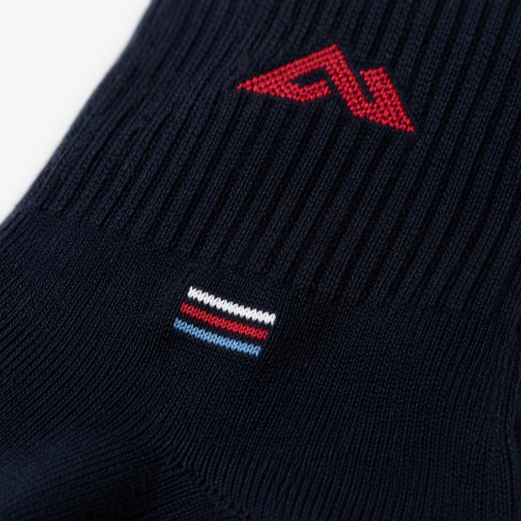 Deep blue pure cotton men's mid-calf socks are comfortable, breathable and sweat-absorbent Application Scenario