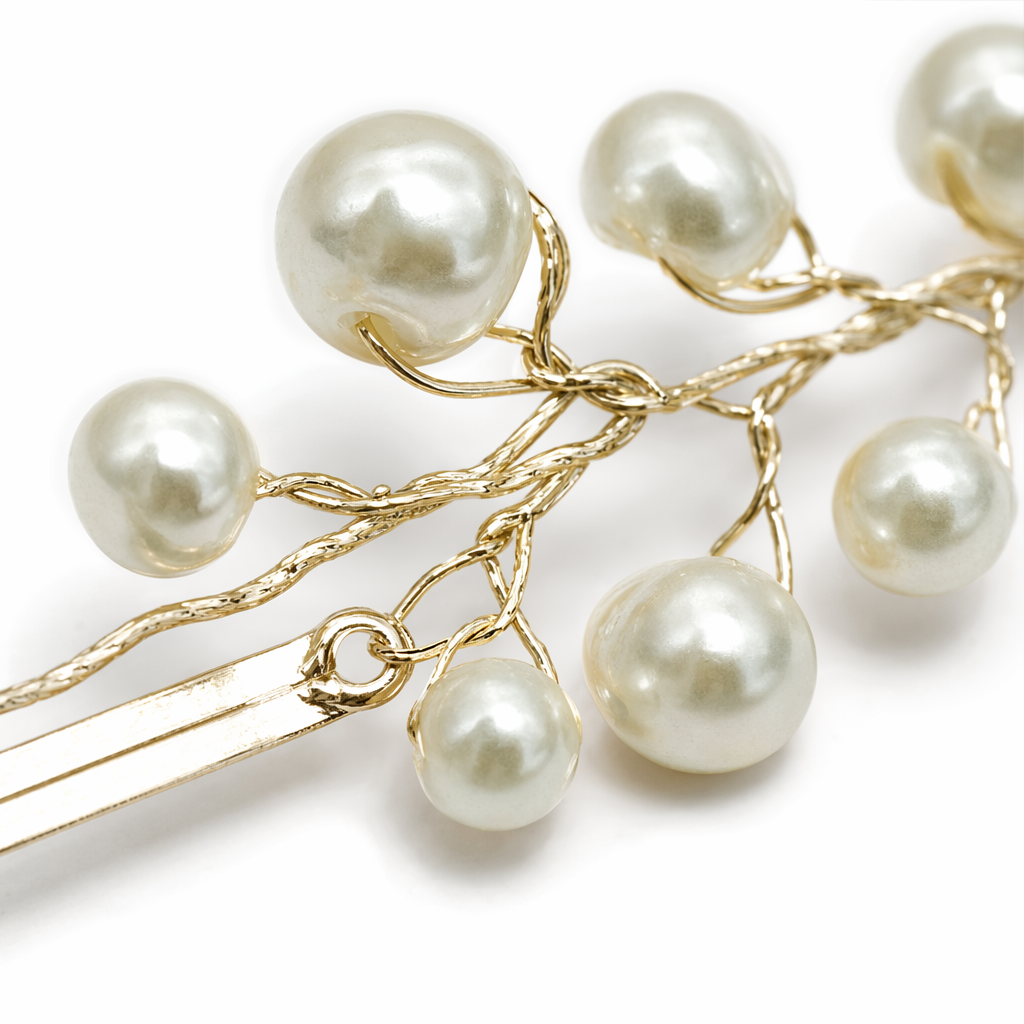 The golden pearl hairpin decoration is an elegant and stylish headwear for ladies, versatile and fashionable Application Scenario