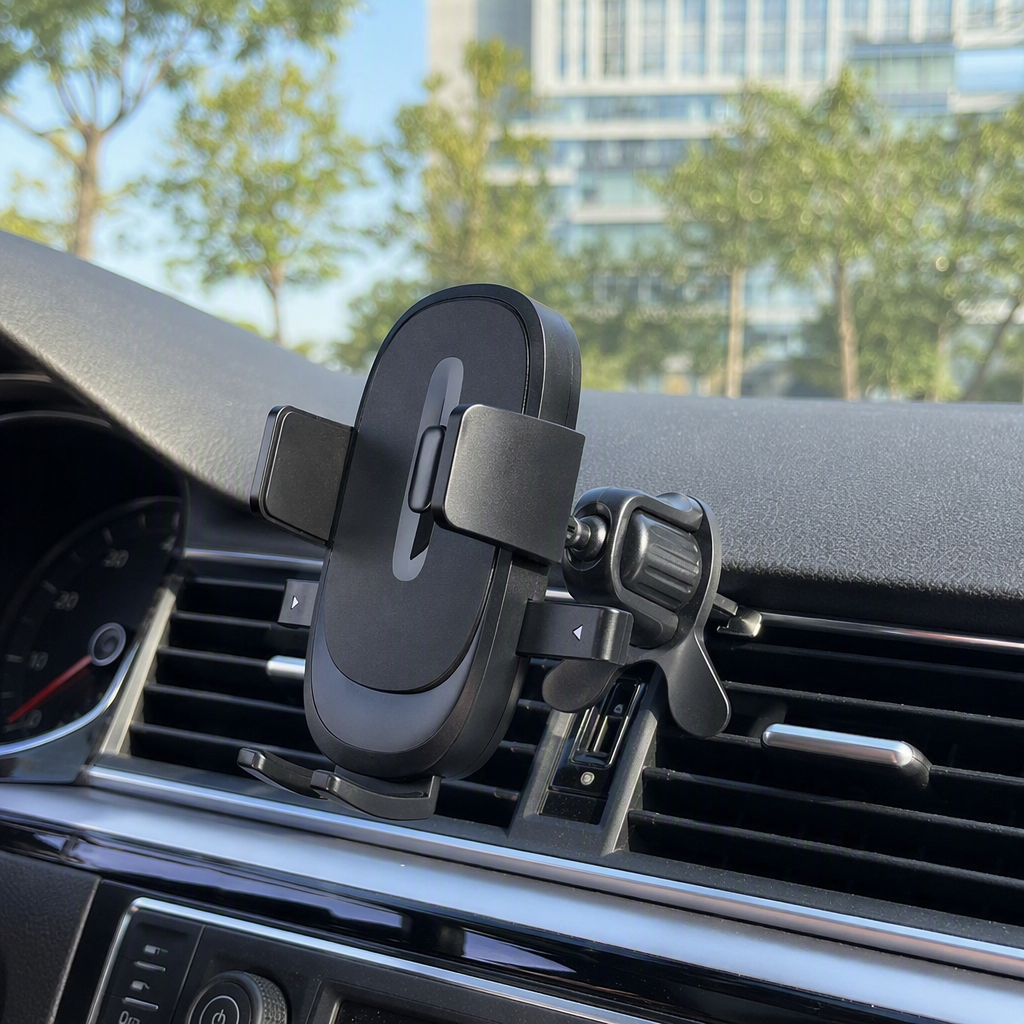 The multi-functional car navigation stand and black car phone holder are simple and convenient, essential accessories for driving details Picture