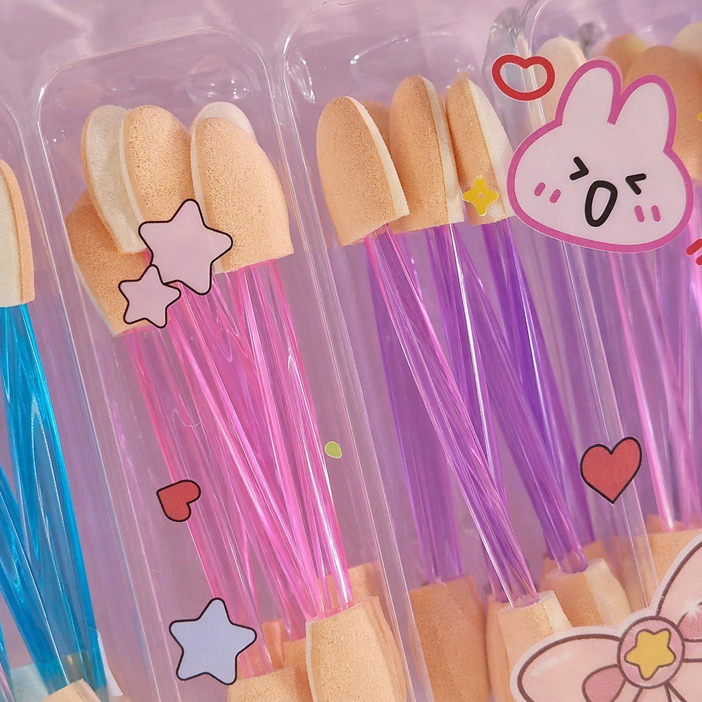 Pink packaging box of cotton swabs, soft, delicate, portable beauty products and skin care tools Application Scenario