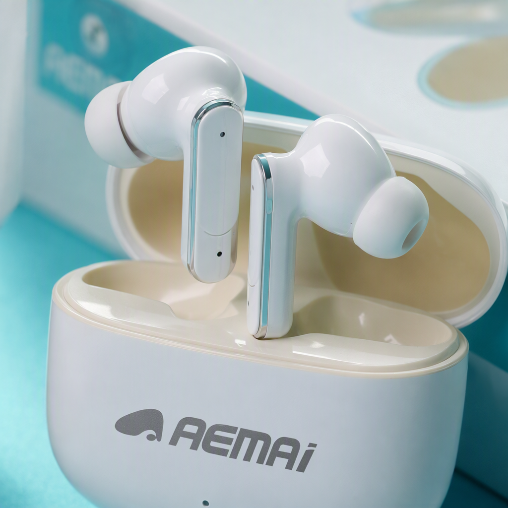 The headphones feature a fashionable blue and white packaging box, high-definition stereo sound, are lightweight and portable, suitable for multiple scenarios, and have a fashionable design Application Scenario