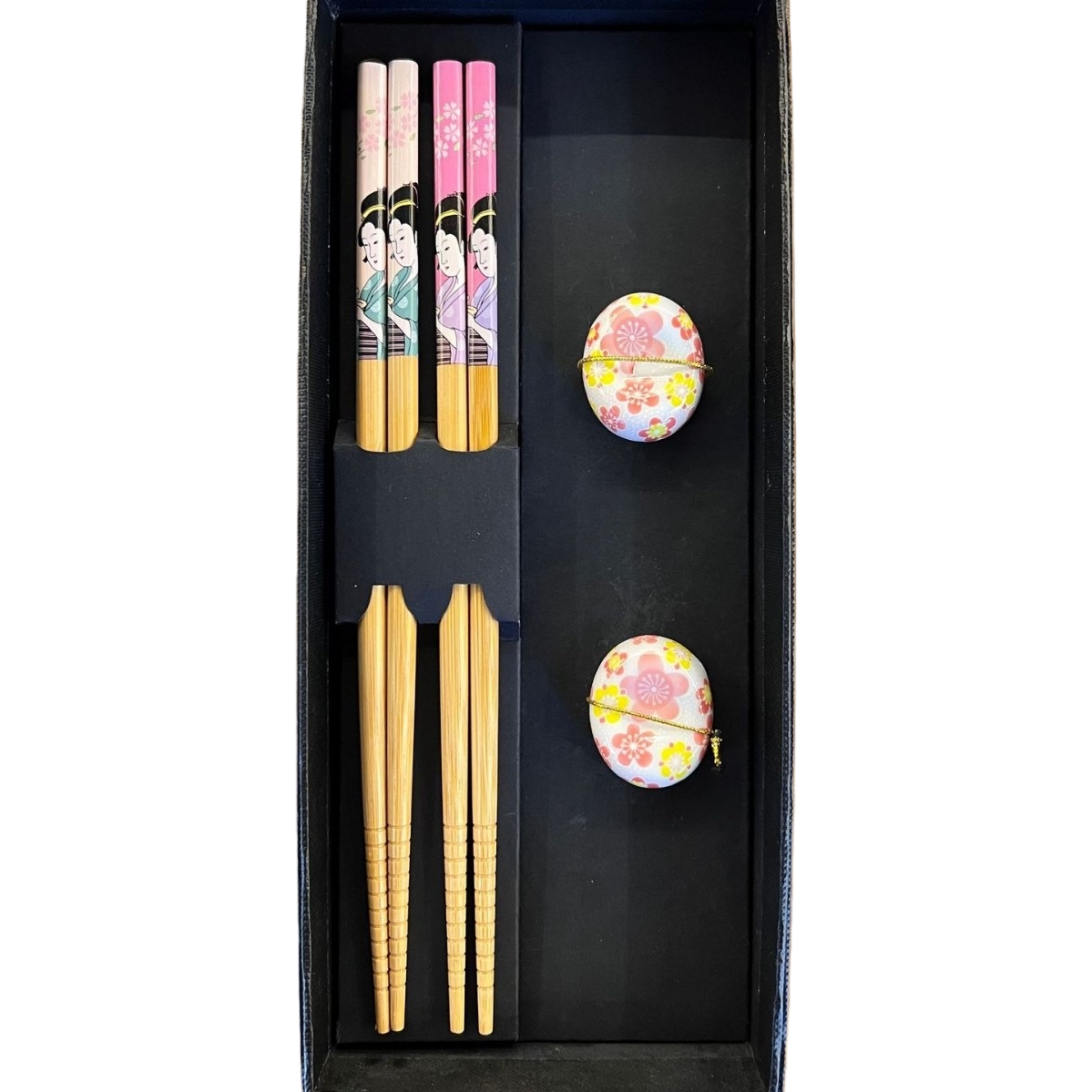 High-end black gift box bamboo chopstick set, cherry blossom chopstick rest, Japanese-style tableware gift Item Picture