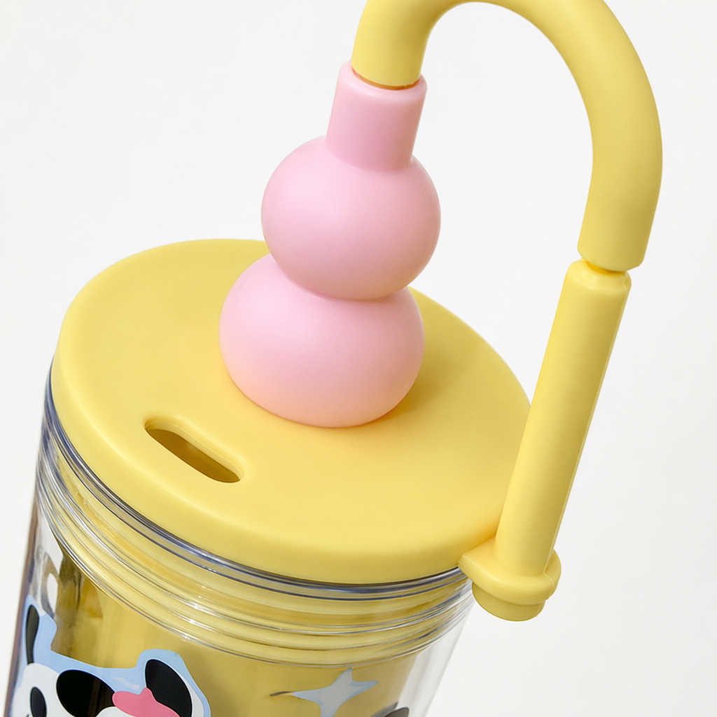 Creative colorful cartoon water cups for children and students, portable leak-proof water bottles with straws, cartoon-shaped water bottles for summer new products Application Scenario