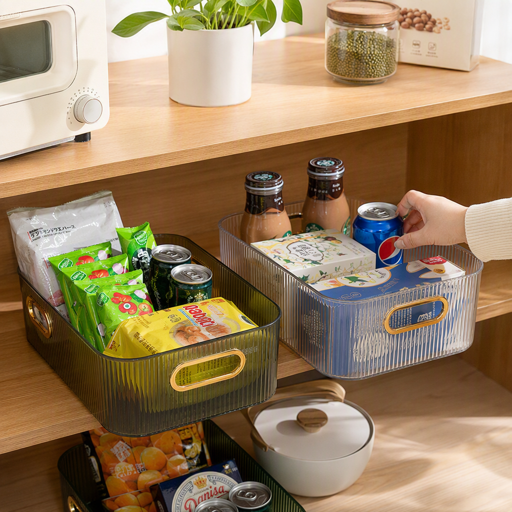 The transparent striped storage basket multi-functional organizing box is suitable for storing beverages and snacks. It is a household plastic storage basket details Picture