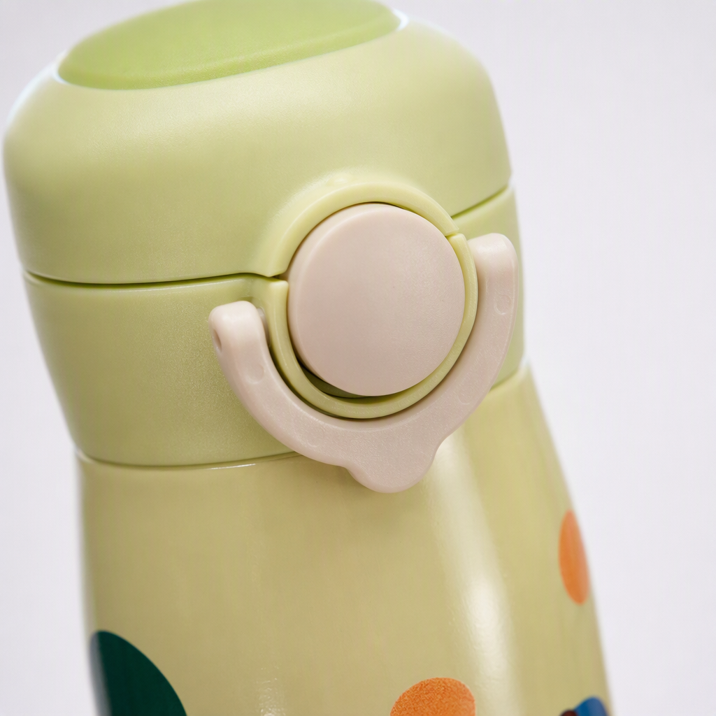 Cartoon dog polka dot insulated cup, green lid portable student and adult warm water cup creative gift Application Scenario