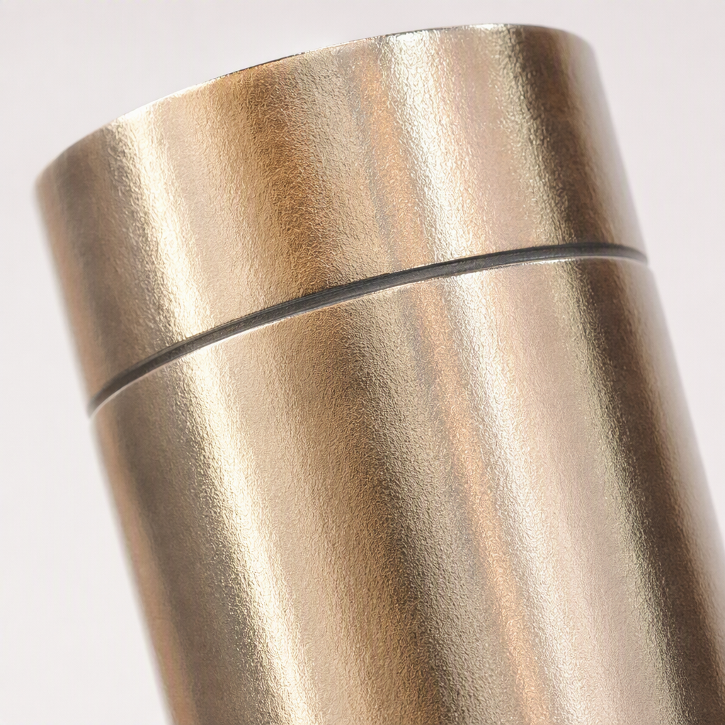 Stainless steel double-layer insulated cup, large capacity, portable and fashionable, silver student office hot drinking cup, gift item Application Scenario