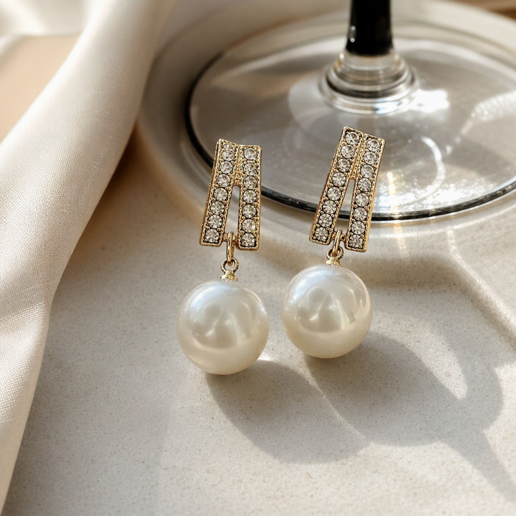 Moda oro con diamantes rectángulo clip de oreja con colgante de perla blanca elegante temperamento earwear lady earwear details Picture