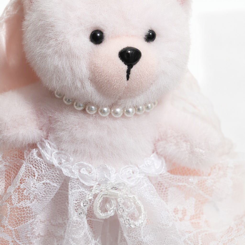 Cute white wedding bear plush dolls, wedding fabric ornaments, couple gifts, birthday and festival presents Application Scenario