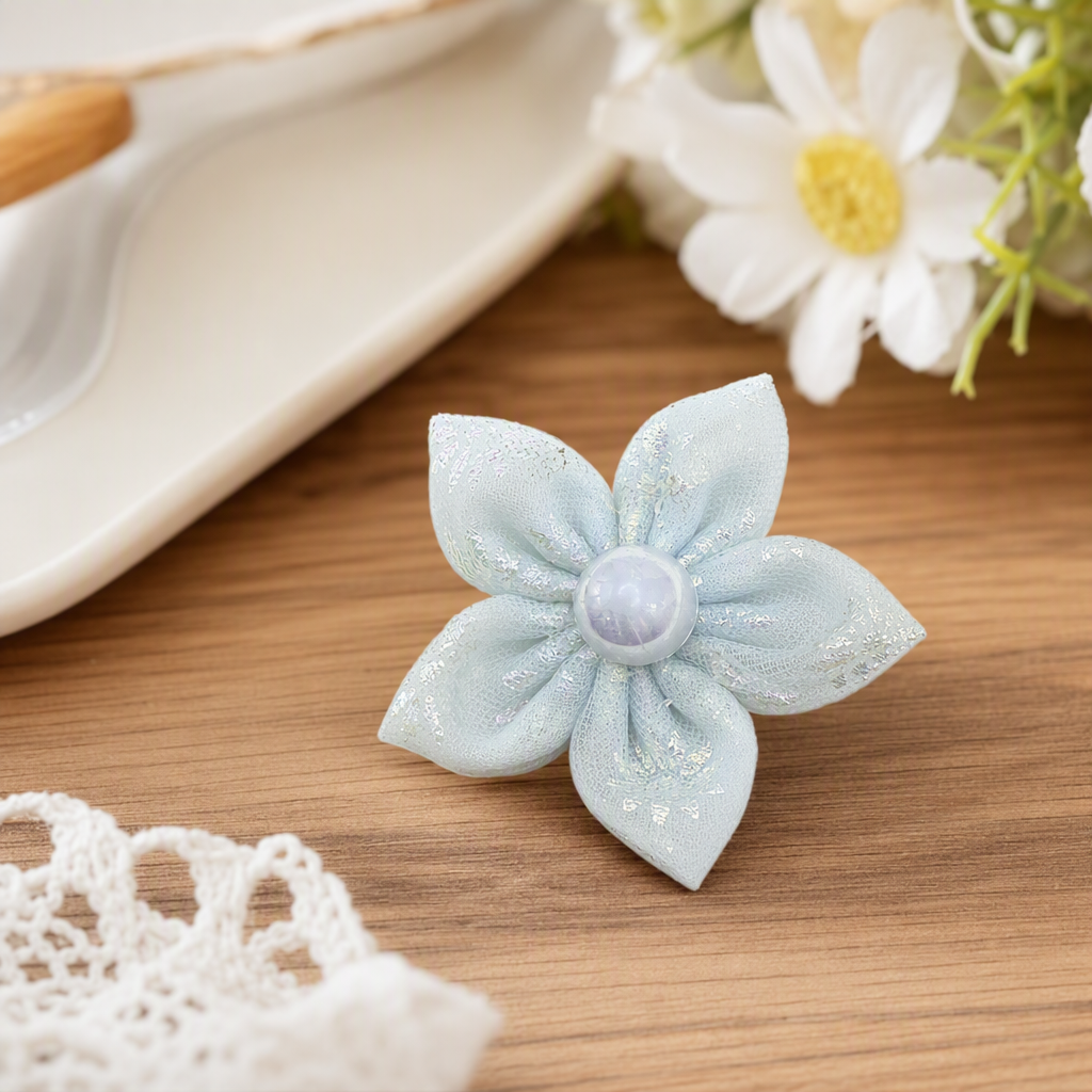 浅蓝色亮片花朵装饰品产品图