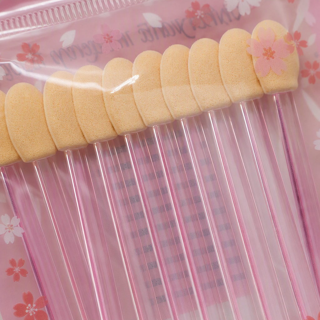 The pink packaging multi-functional makeup tool set is durable and essential for beauty and makeup, specially designed for girls Application Scenario