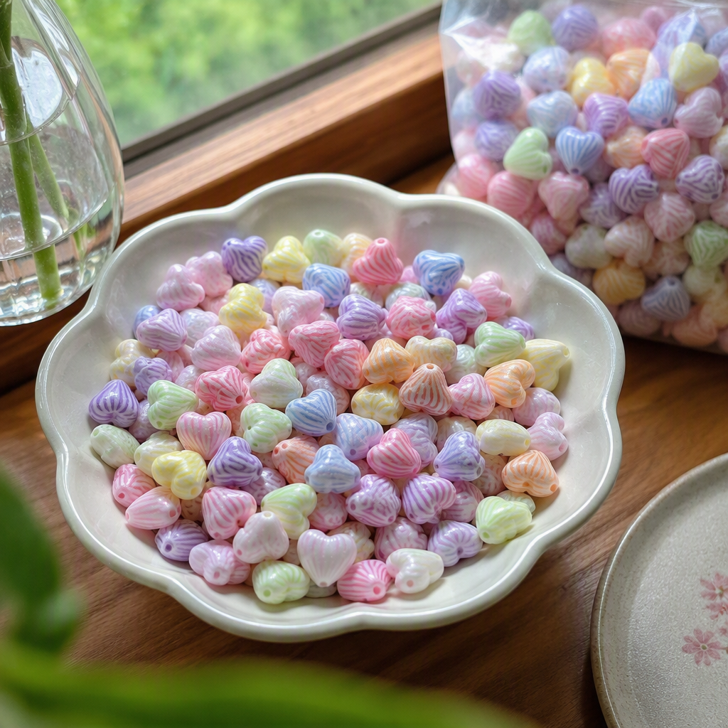 Colorful striped heart-shaped beads, DIY handmade jewelry accessories, creative bracelets, necklaces, materials and decorative items details Picture
