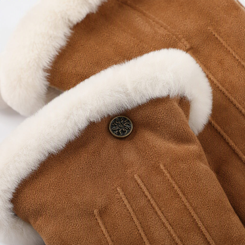 Multicolored suede and frilled gloves are warm and cold-proof. They are fashionable and casual for both men and women in autumn and winter, and are versatile and trendy for students Application Scenario