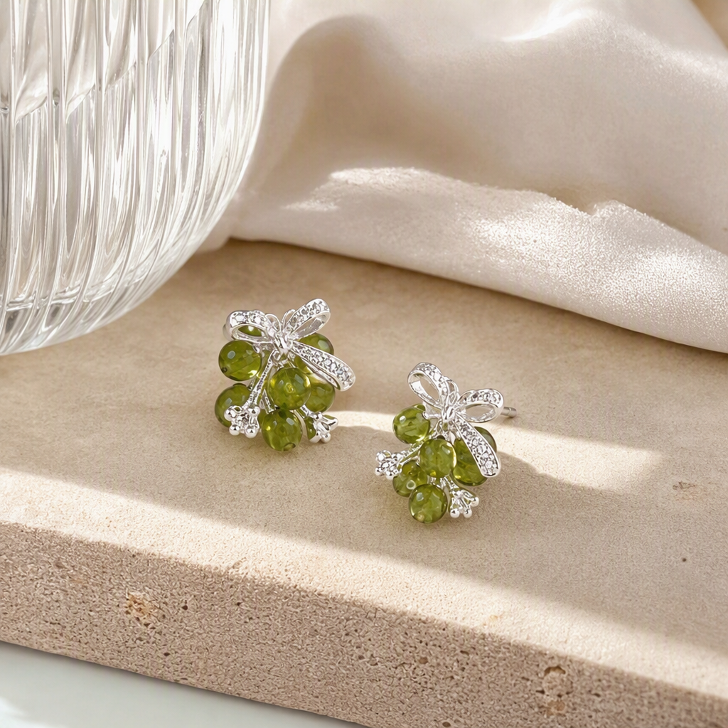 Fashionable green beaded bow stud earrings, simple and elegant earrings, versatile women's earrings and other accessories details Picture