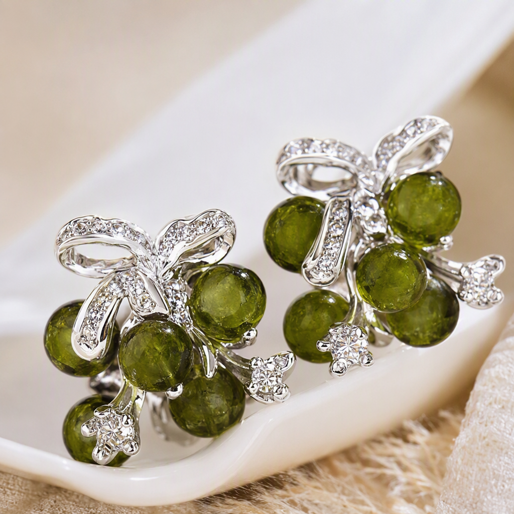 Fashionable green beaded bow stud earrings, simple and elegant earrings, versatile women's earrings and other accessories Application Scenario
