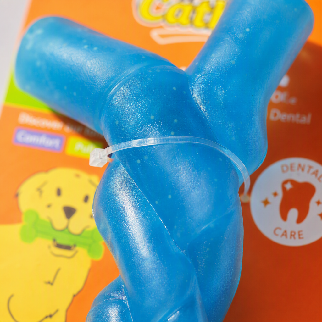Durable and fun blue spiral pet gnawing toy, interactive pet training teething product Application Scenario