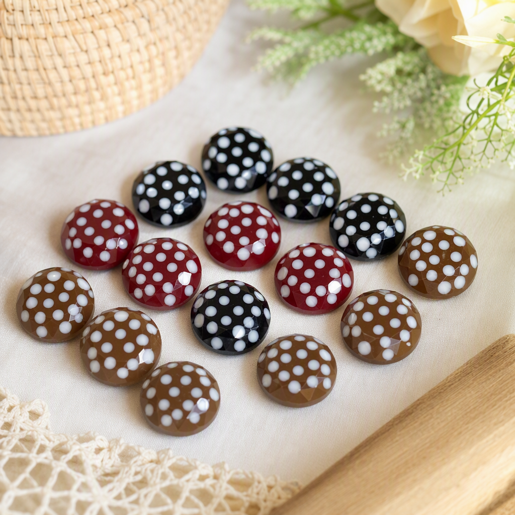 Retro polka dot round buttons, handcrafted fabric buckles, DIY hair accessory parts, colorful oil-dripping metal disc buckles, decorative buckles for bags and overcoats, Yiwu accessories and accessories details Picture