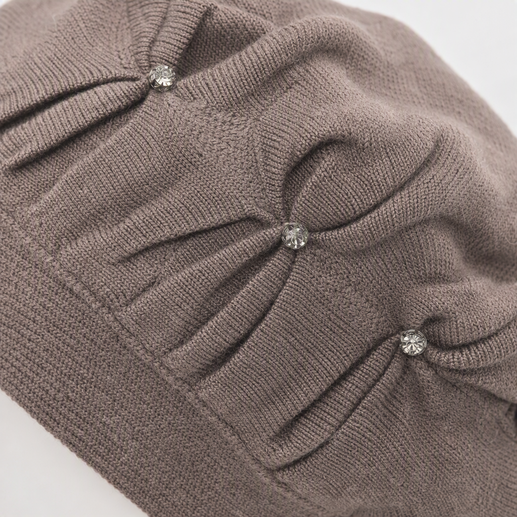 Fashionable knitted hats are versatile and warm. There are various styles of casual hats, headscarves and trendy hats for women and men in autumn and winter