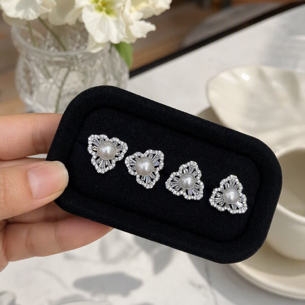 Black velvet tray, four pearl and diamond-encrusted ear studs, simple and elegant earrings accessory gift box details Picture