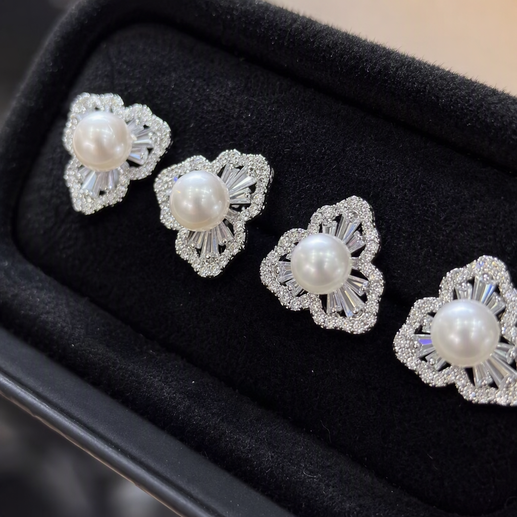 Black velvet tray, four pearl and diamond-encrusted ear studs, simple and elegant earrings accessory gift box Application Scenario