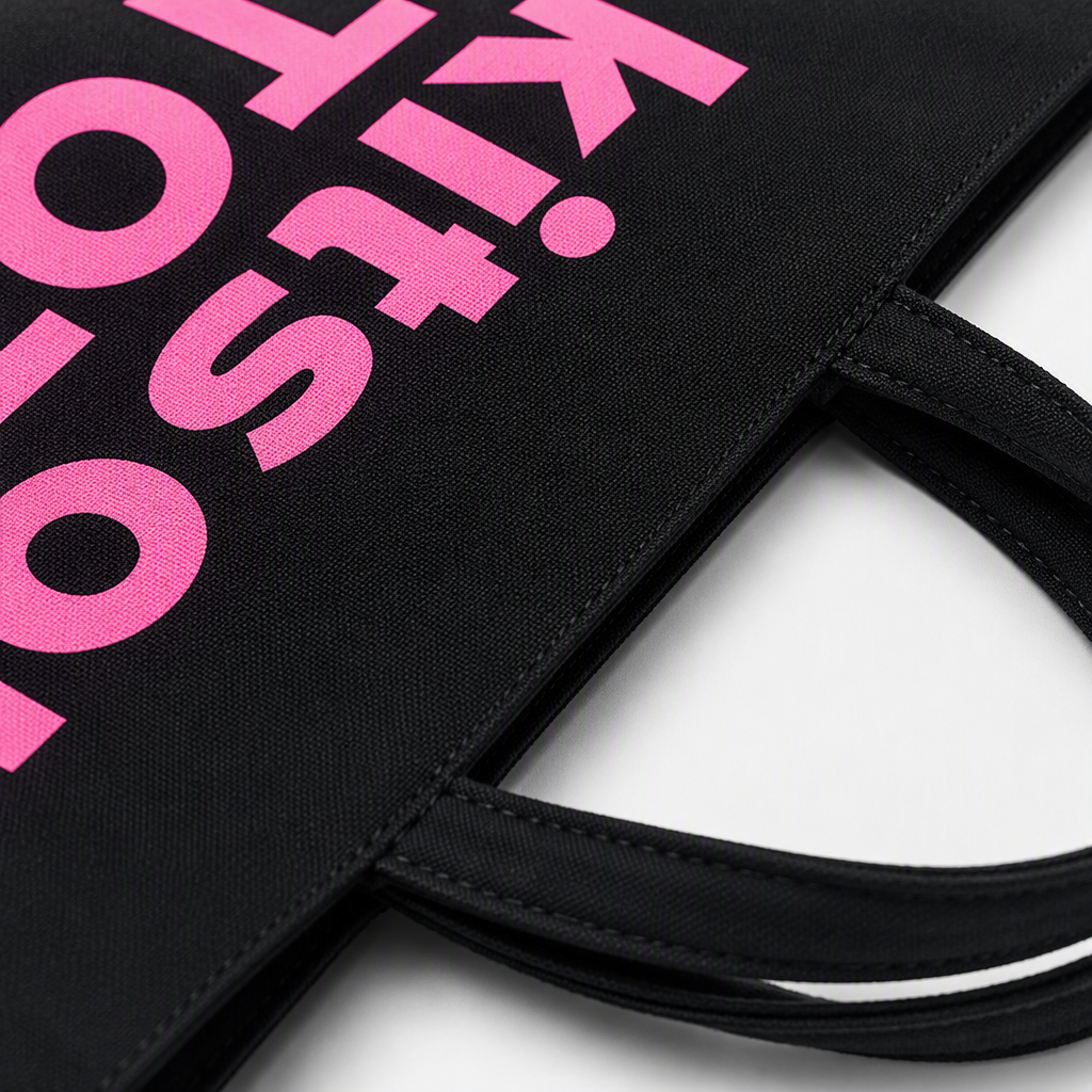 Customized multi-functional hand-held canvas bags, simple and large-capacity casual cloth bags, eco-friendly shopping bags for men and women Application Scenario