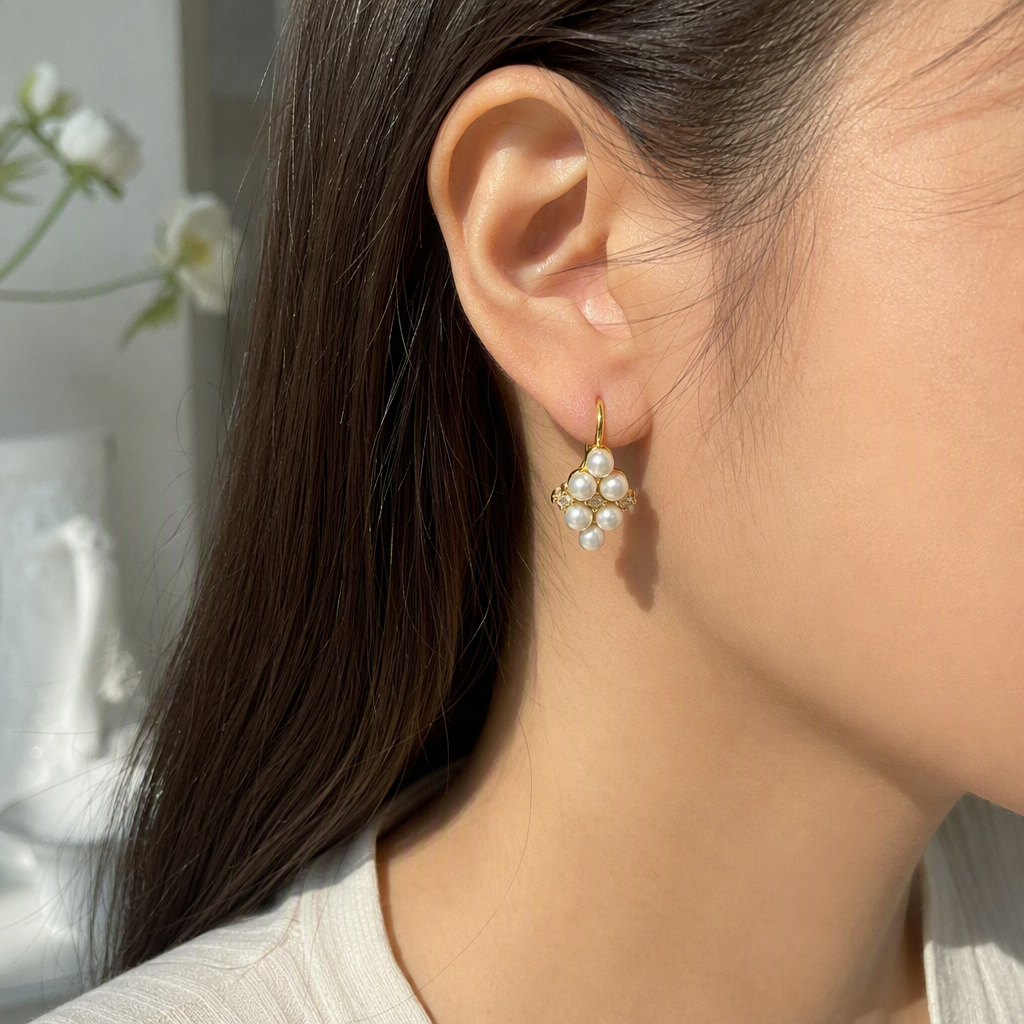 Elegant and refined, round pearl earrings, simple and fashionable earrings, versatile and trendy accessories for women details Picture