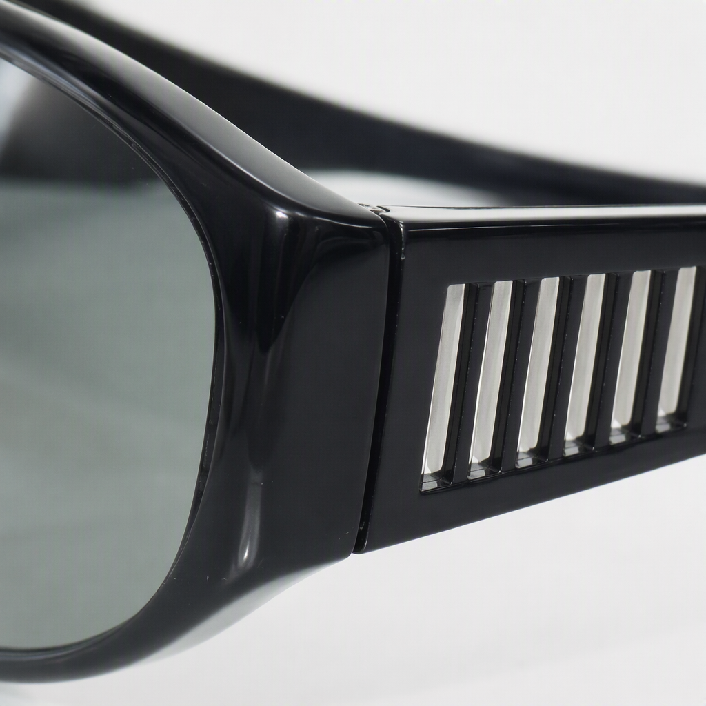 Professional sports protective goggles, black anti-fog, anti-scratch and anti-ultraviolet eye protection gear, sports equipment Application Scenario