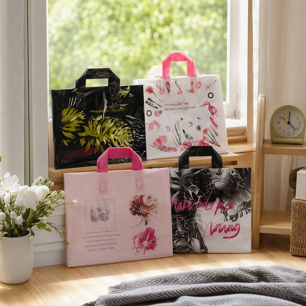 Environmentally friendly transparent plastic handbags, large shopping bags, portable packaging bags, plastic bags details Picture