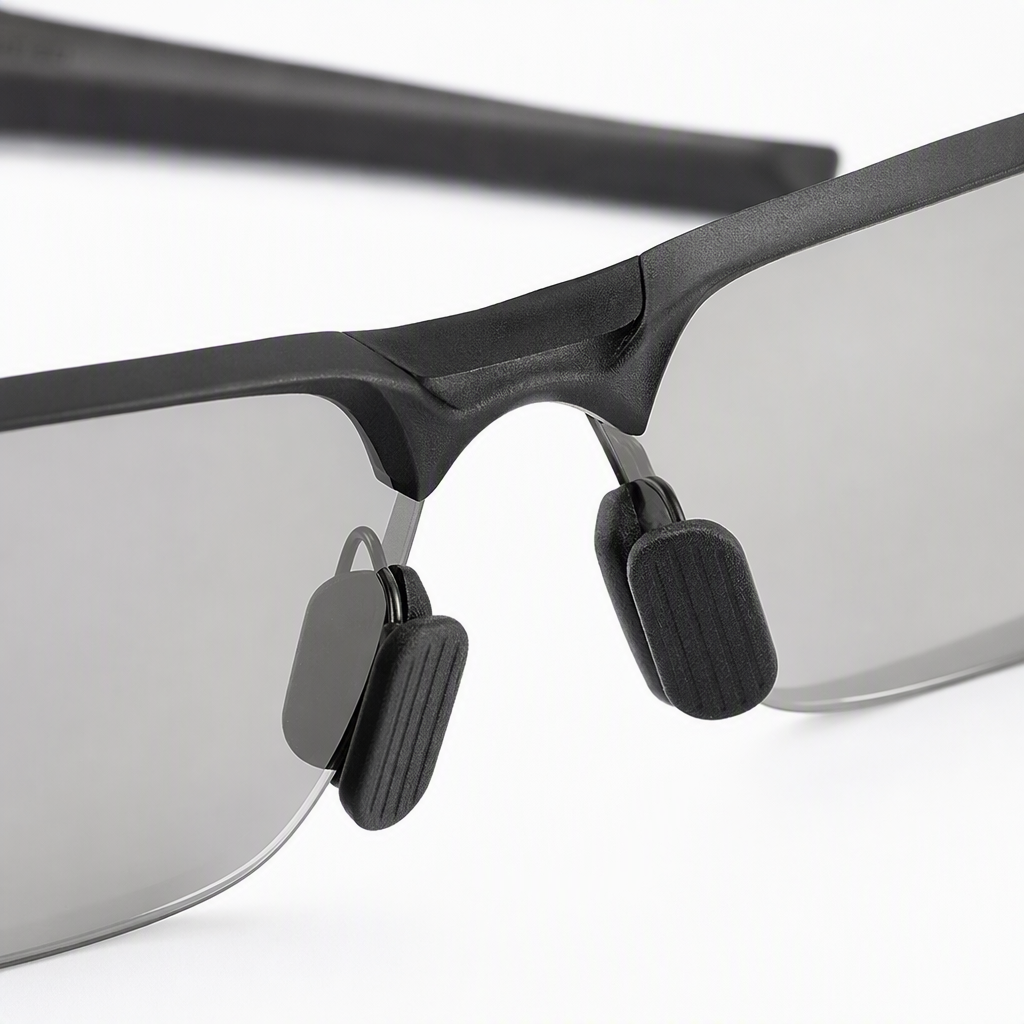 Fashionable color-changing lens black-framed glasses with UV protection, a trendy style suitable for both men and women Application Scenario