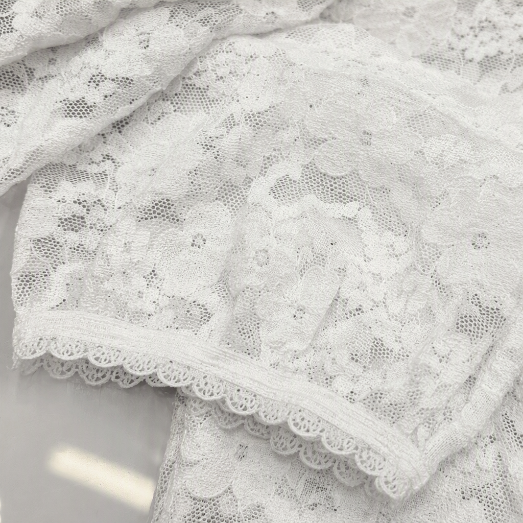 Elegant white lace pants for women, high-waisted, form-fitting, versatile, sexy and slimming, a new fashion trend for spring and summer Application Scenario