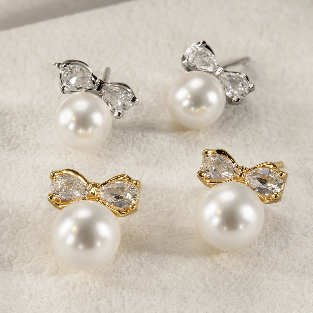 The white jewelry box with pearl bow stud earrings is a simple and versatile accessory for elegant girls as a gift Application Scenario