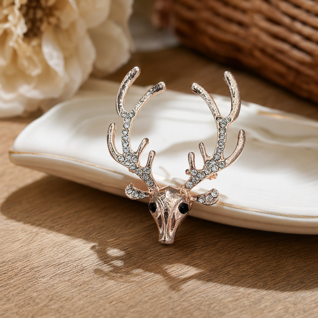 Fashionable rose gold deer-shaped diamond-encrusted brooch, elegant and unique ladies' accessory gift details Picture
