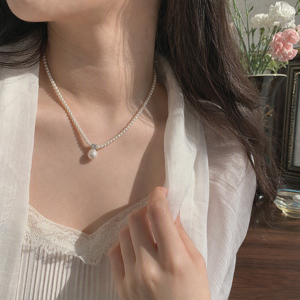 Elegant white pearl necklace, versatile, fashionable and simple, a classic gift accessory for women details Picture