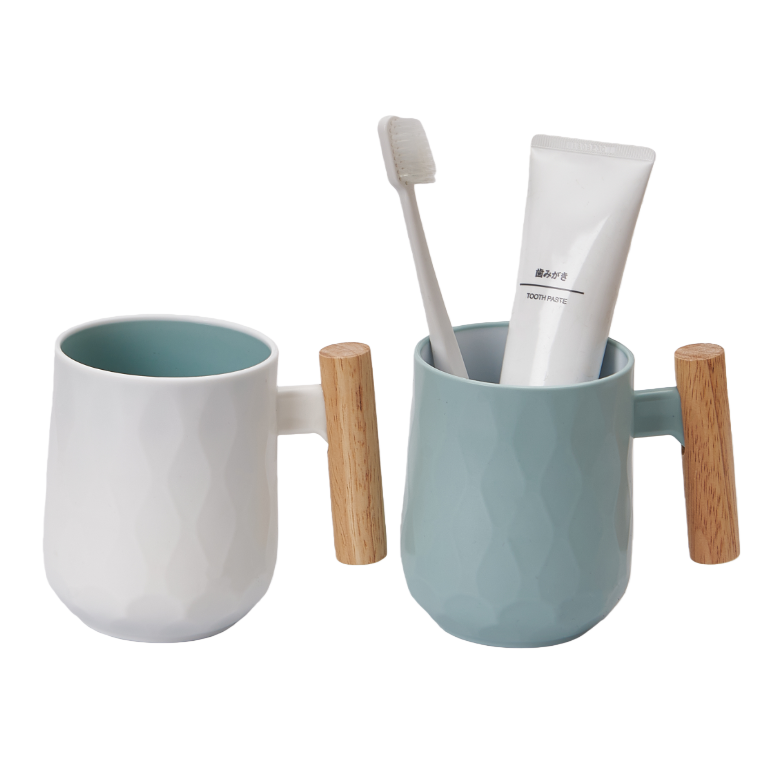 【CL】26Q3#7018 wooden-handled mouthwash cup, light blue and white ceramic couple cup set, including wooden-handled toothbrush, toothpaste, multi-functional beverage, glass plate combination design, simple and practical Application Scenario
