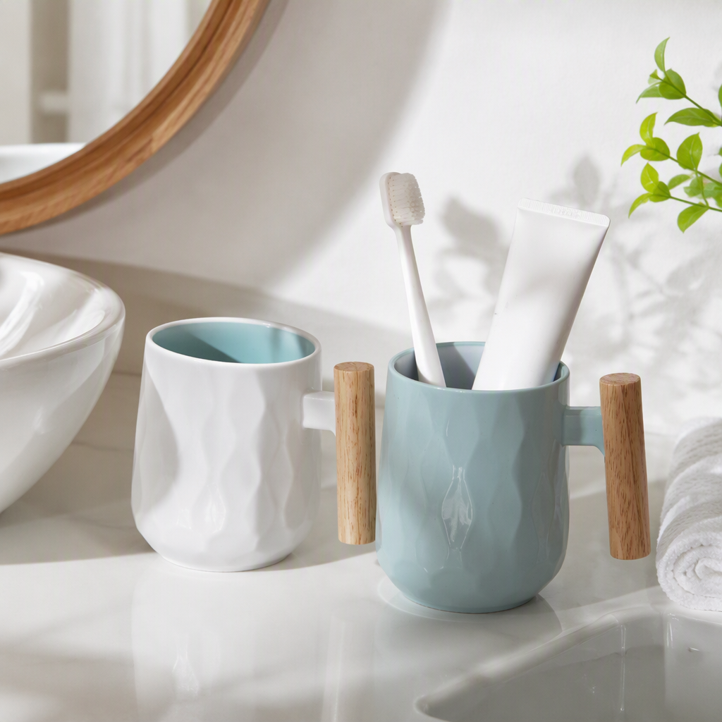 【CL】26Q3#7018 wooden-handled mouthwash cup, light blue and white ceramic couple cup set, including wooden-handled toothbrush, toothpaste, multi-functional beverage, glass plate combination design, simple and practical details Picture