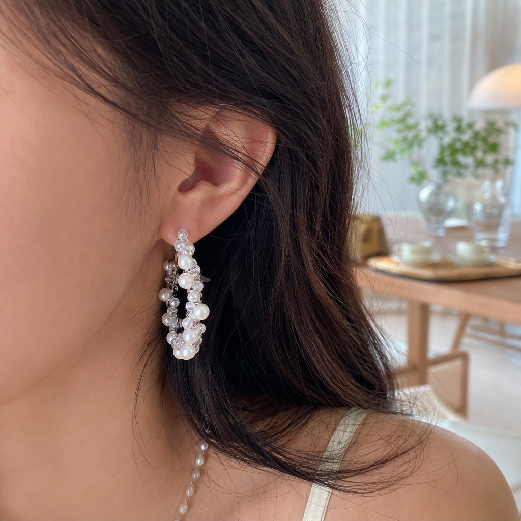 White pearl crystal earrings are simple, elegant, fashionable and versatile for women details Picture