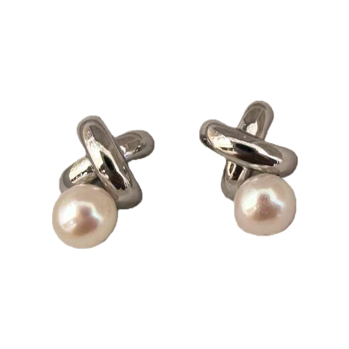 Fashionable silver stud earrings paired with pearl, simple and elegant ladies' earrings, versatile earrings, trendy styles Item Picture
